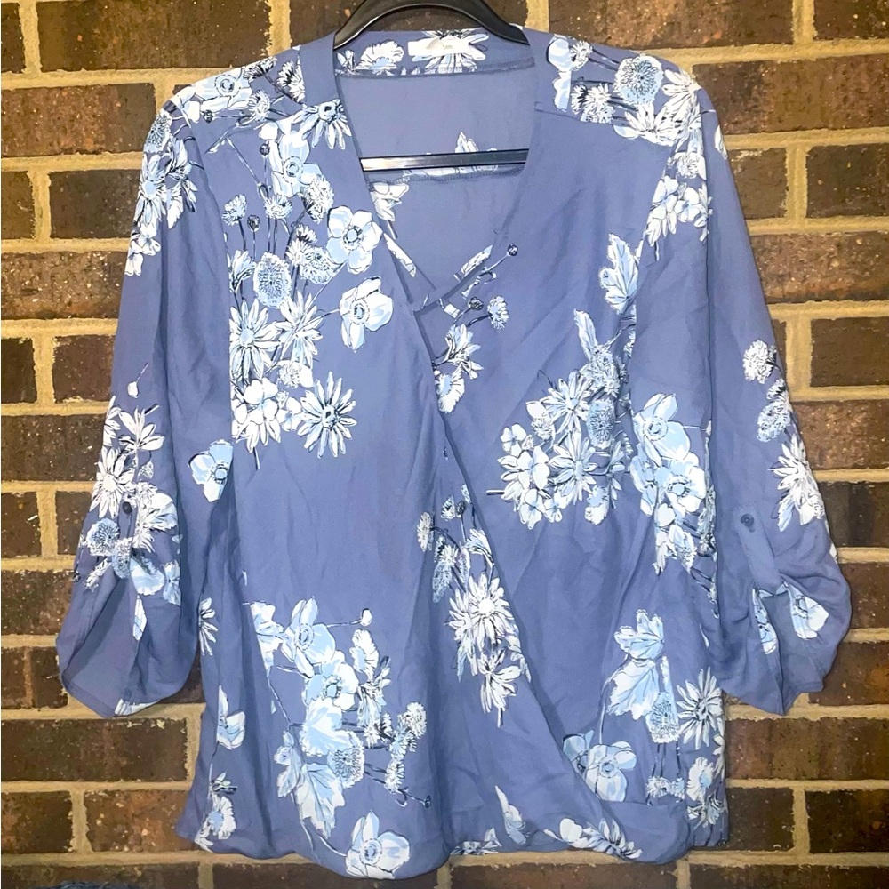 Maurice’s 3Q Sleeve Size Large